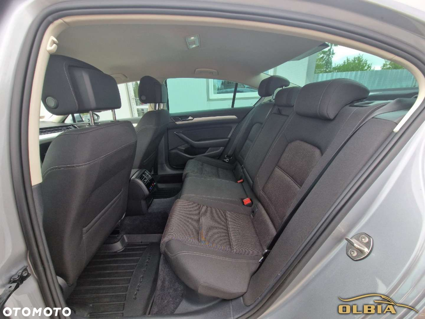 Volkswagen Passat - 18