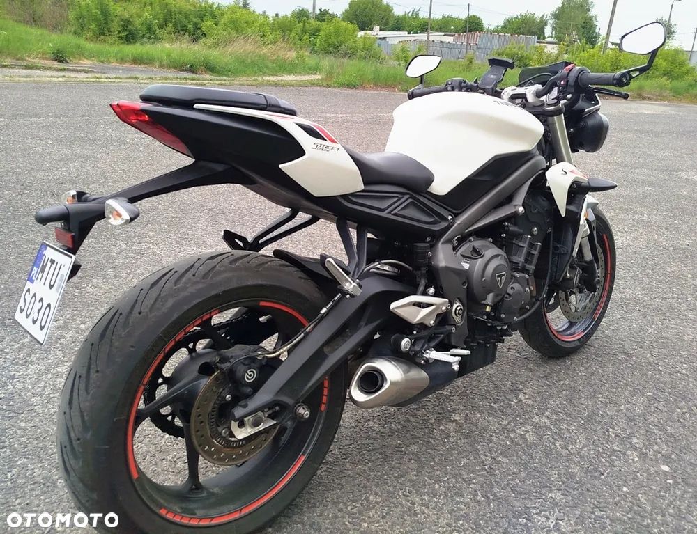 Triumph Street Triple - 8