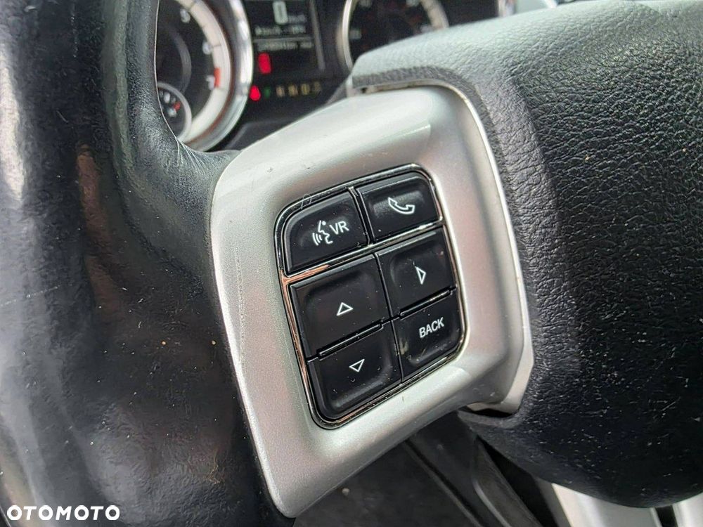 Dodge Grand Caravan - 12