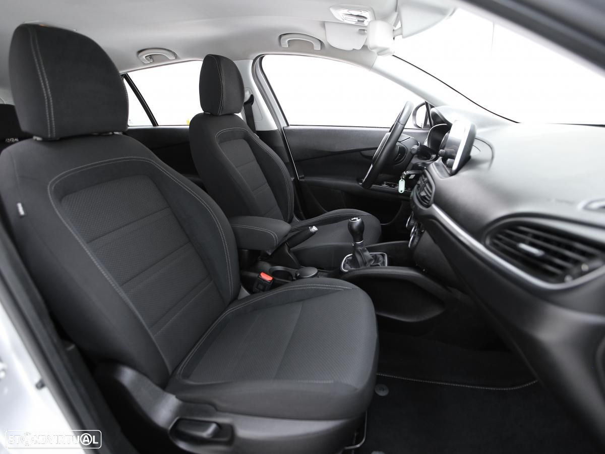 Fiat Tipo - 12