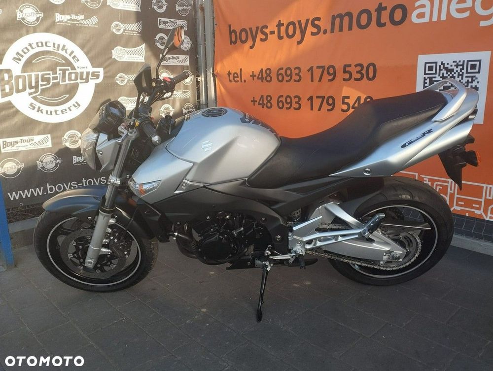 Suzuki GSR - 5