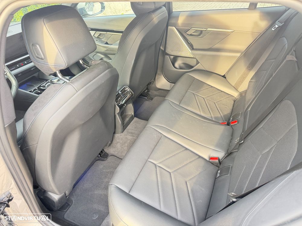BMW 530 e Pack Desportivo M - 8