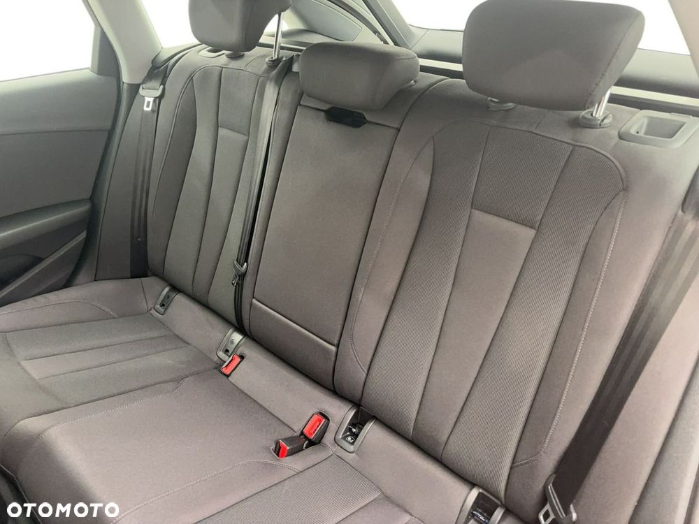 Audi A4 Avant - 11