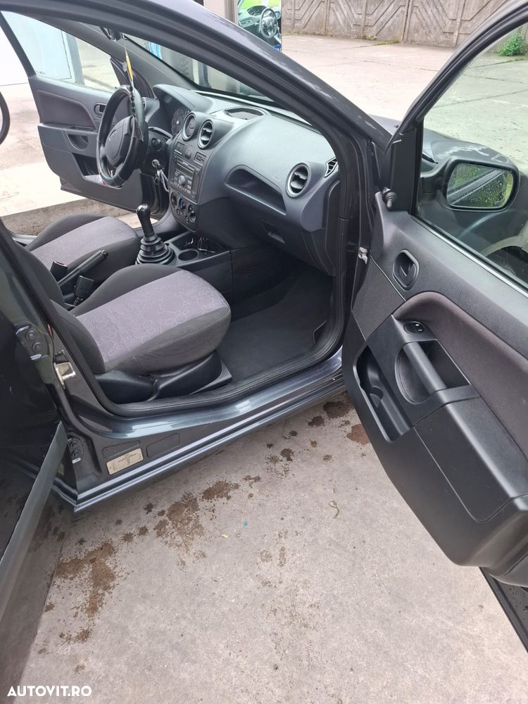 Ford Fiesta 1.4 TDCI Ghia - 6