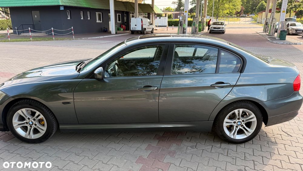 BMW Seria 3 318i - 8