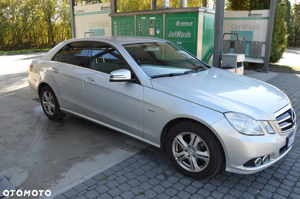 Mercedes-Benz Klasa E 200 CGI BlueEff Elegance - 15