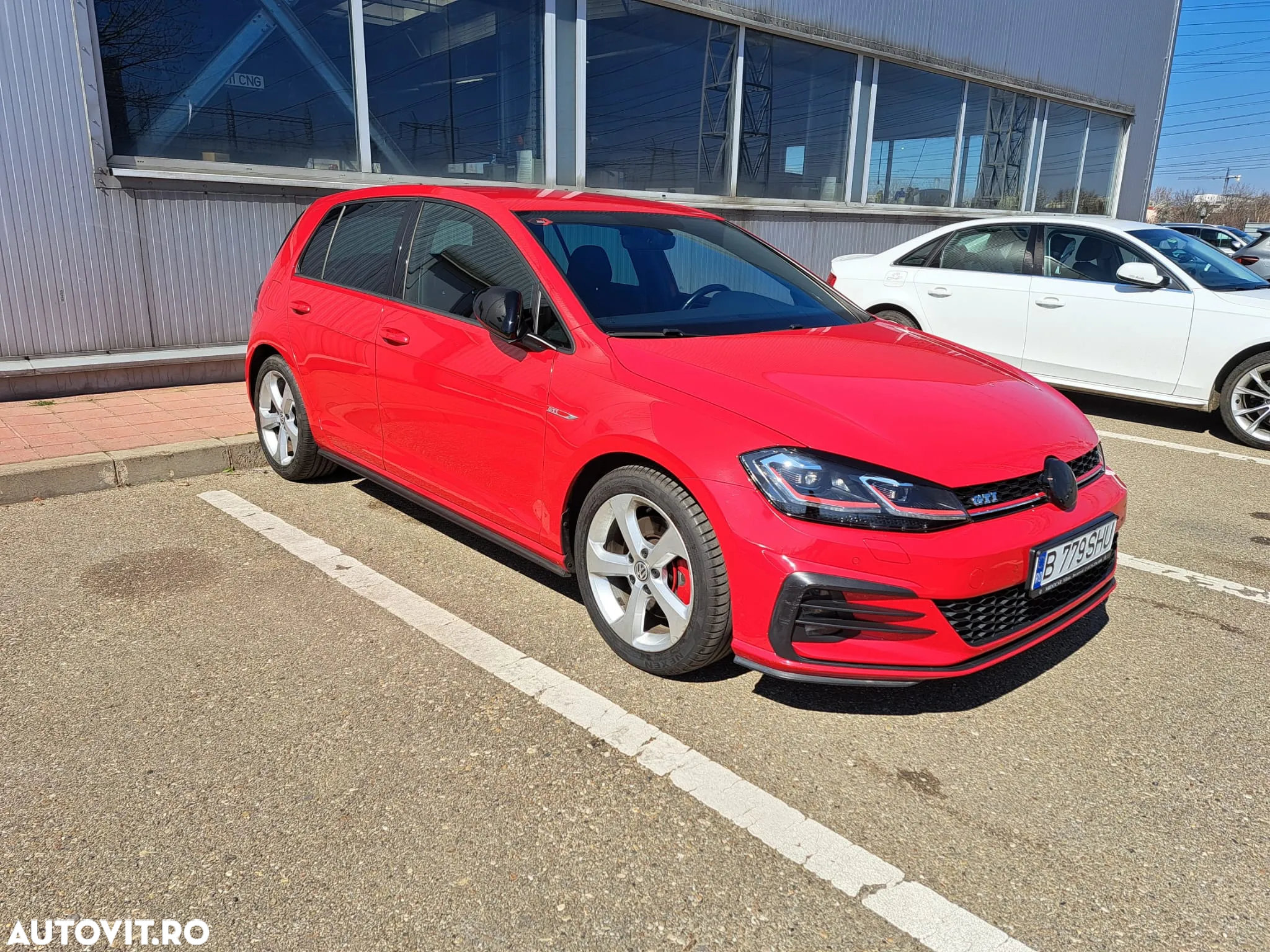 Volkswagen Golf 2.0 TSI GTI - 2