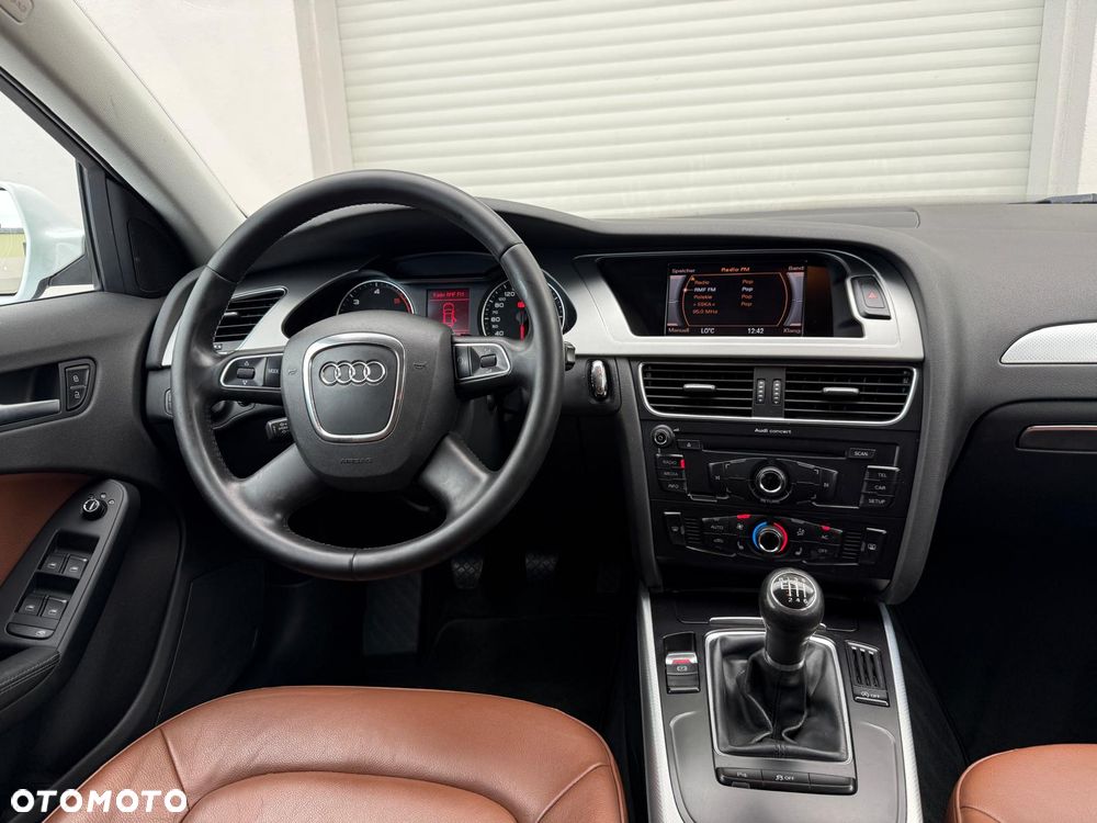 Audi A4 Avant 2.0 TDI DPF Ambiente - 20