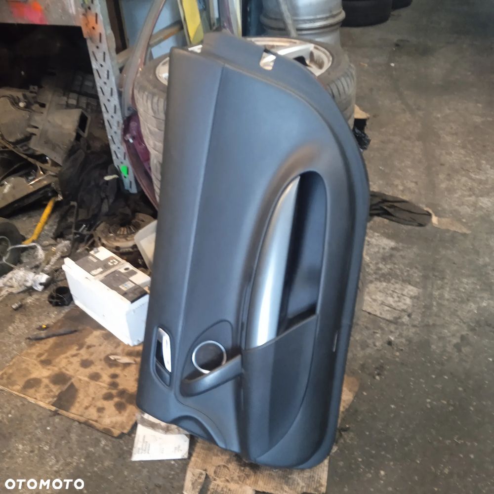 Tapicerka prawa Audi R8 420 - 1