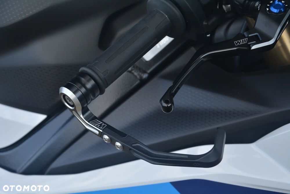 BMW S - 15