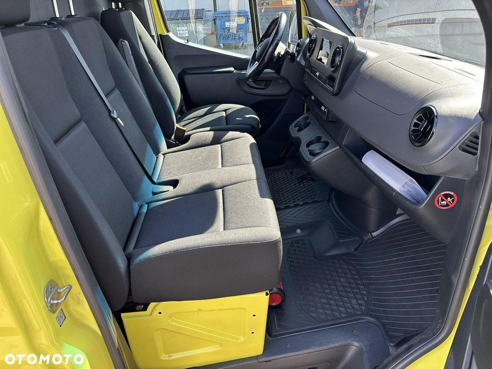 Mercedes-Benz Sprinter - 16