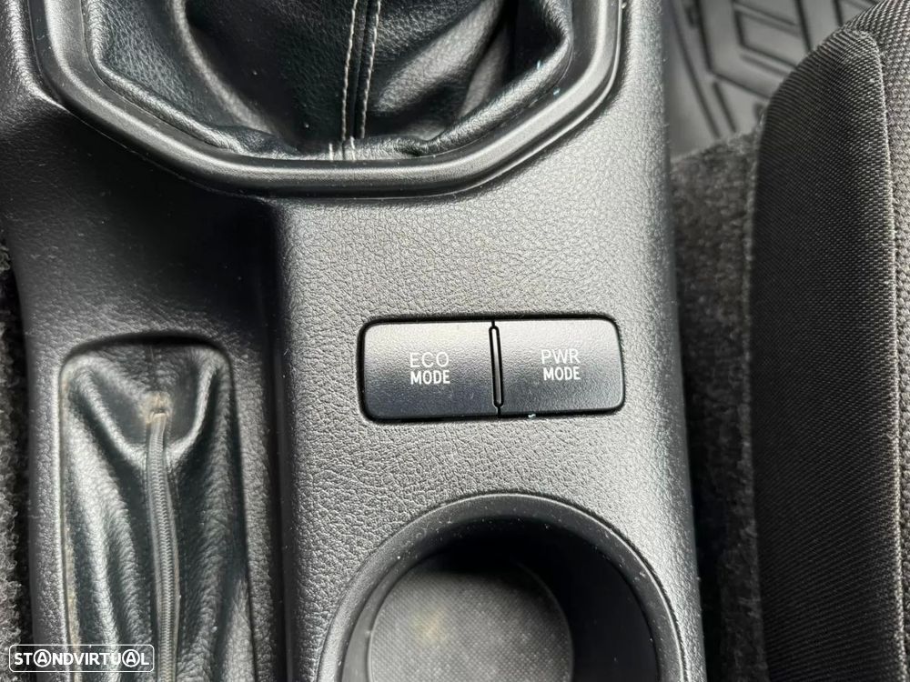 Toyota hilux 2.4 d-4d 2wd ce 3l - 13