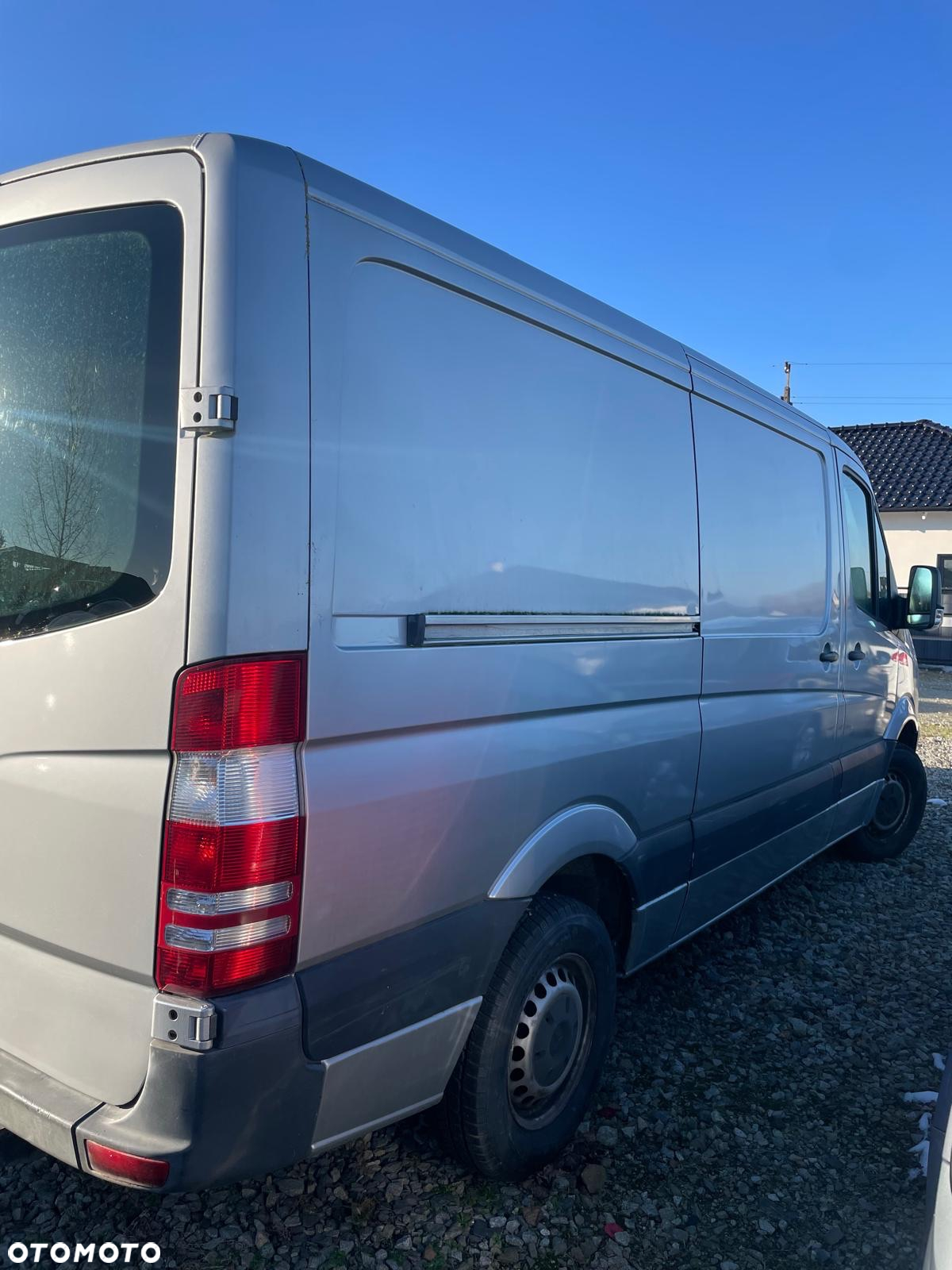 Mercedes-Benz Sprinter - 13