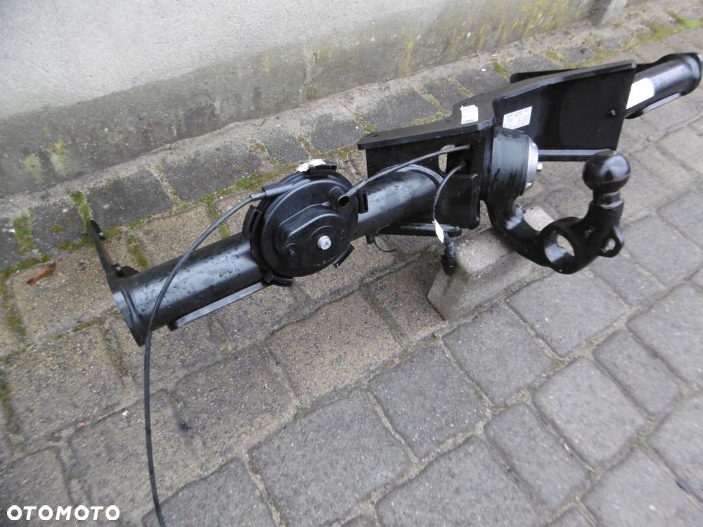 vw golf vii sportsvan 510 - hak holowniczy - 7