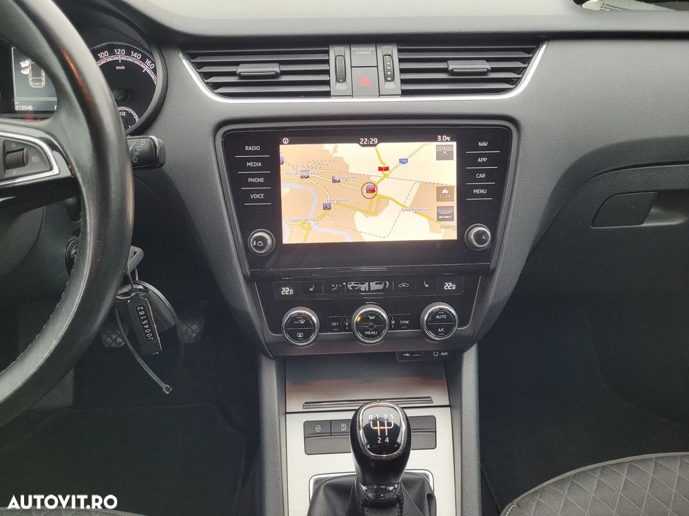 Skoda Octavia Combi Diesel 1.6 TDI Ambition - 11