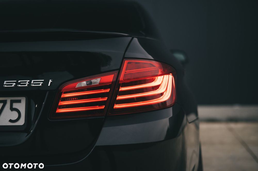 BMW Seria 5 535i xDrive Luxury Line - 12