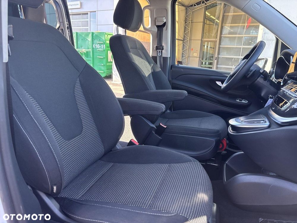 Mercedes-Benz Klasa V - 20