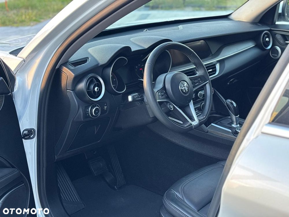 Alfa Romeo Stelvio - 26