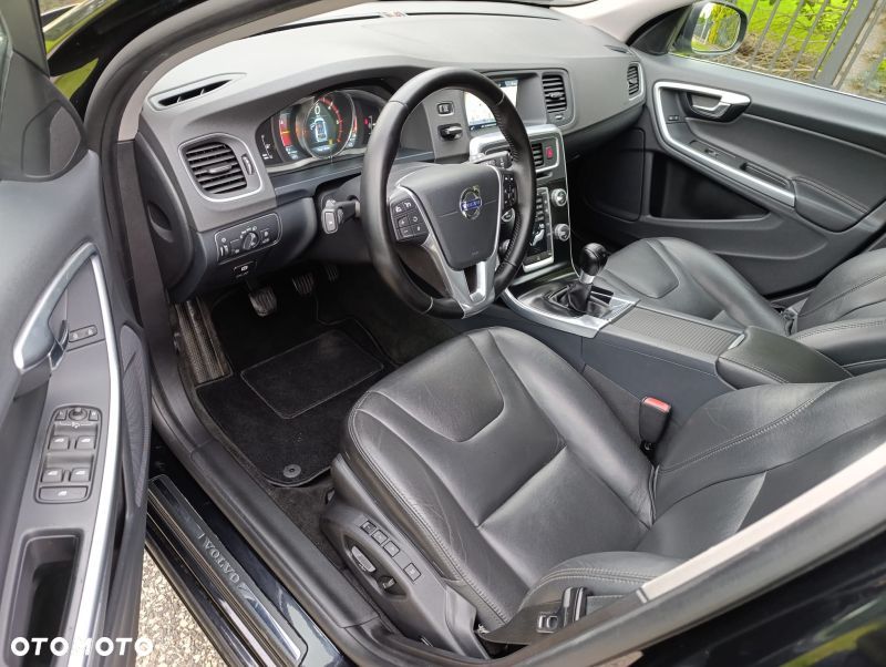 Volvo V60 D3 Summum - 8