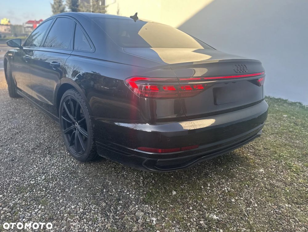 Audi A8 - 6