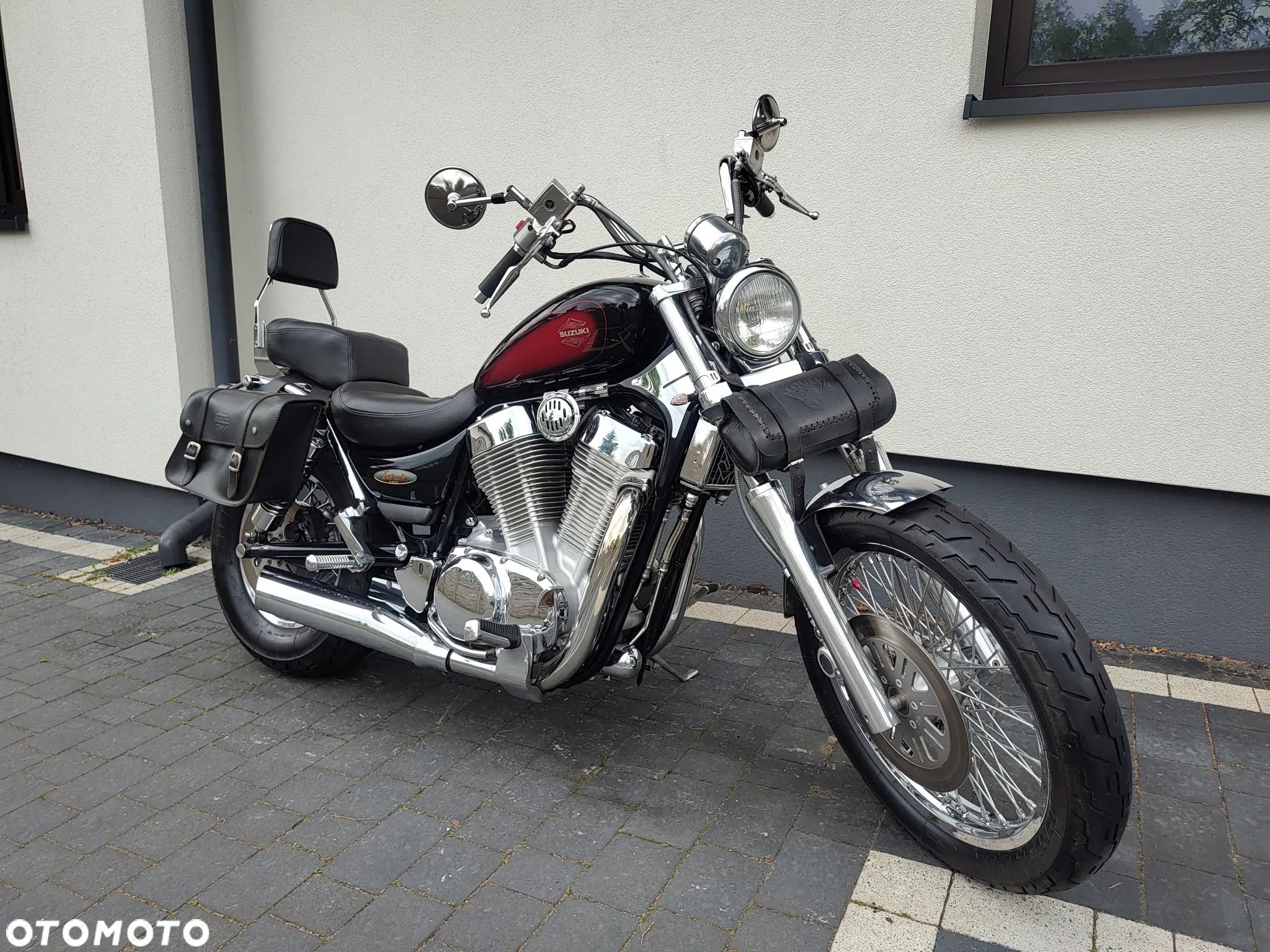 Suzuki Intruder - 1