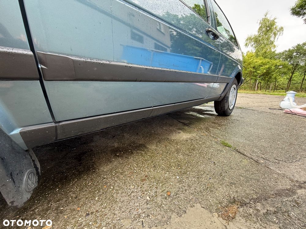 Volkswagen Golf 1.6 GL - 10