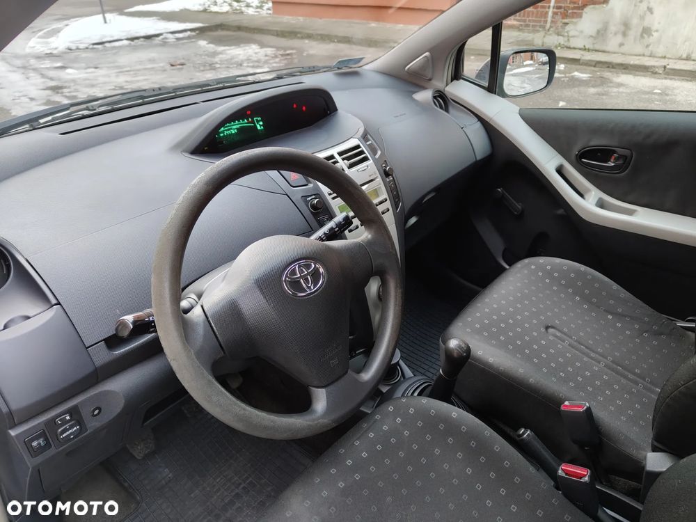Toyota Yaris 1.3 Luna A/C - 20