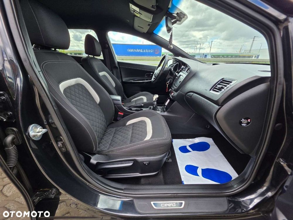 Kia Ceed - 24