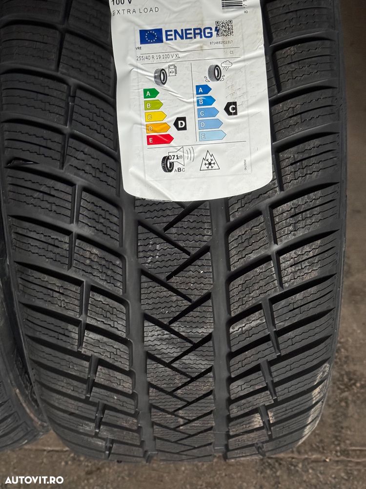 Vând 4 anvelope 255/40/19 vredestein de iarnă noi - 3