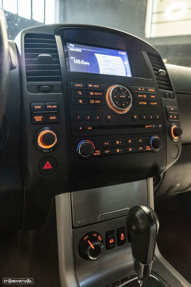 Nissan Navara 3.0 dCi V6 CD LE AT 4WD - 23