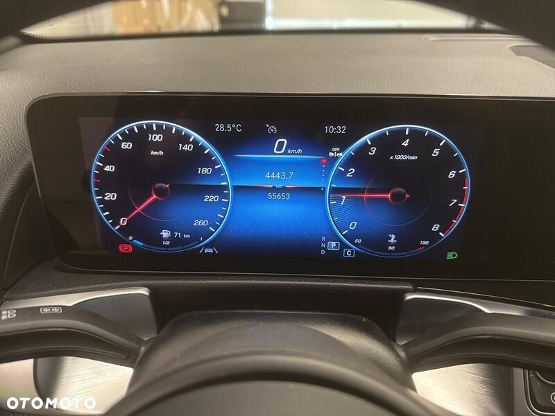 Mercedes-Benz GLB 200 7G-DCT - 14