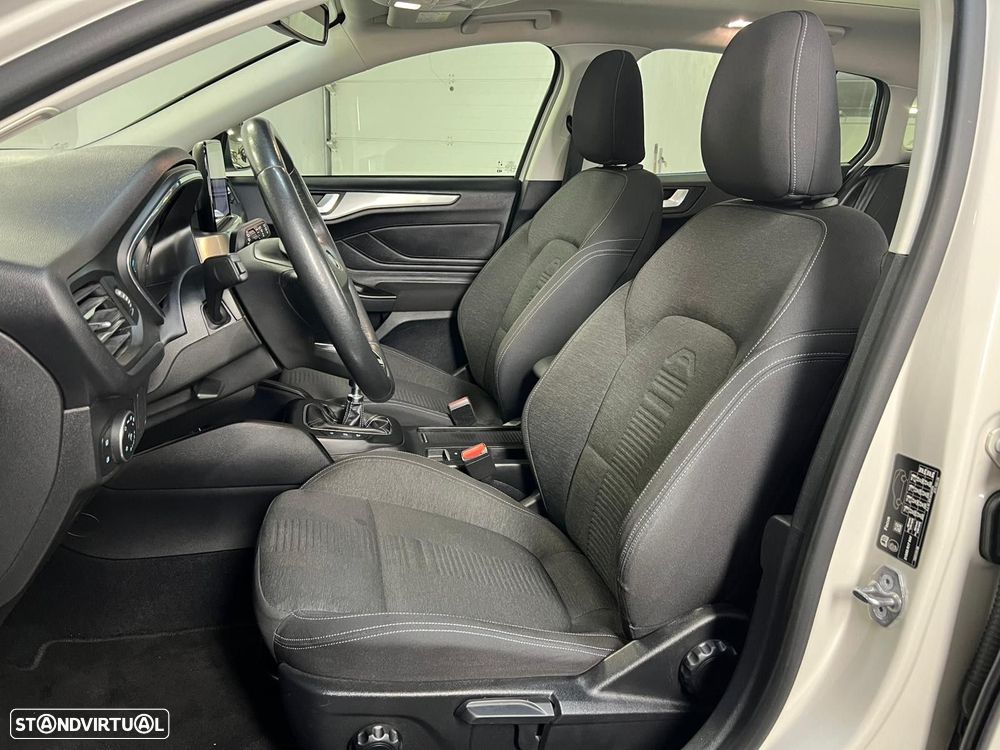 Ford Focus SW 1.5 TDCi EcoBlue Active - 6