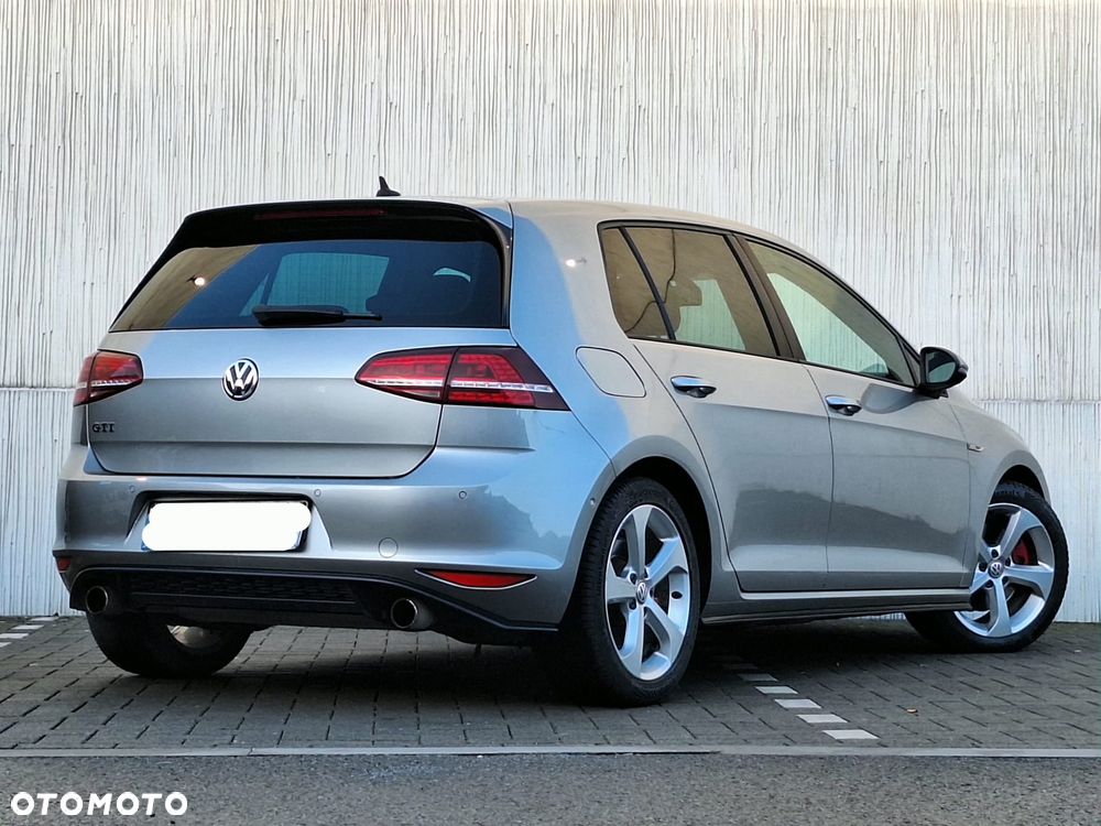 Volkswagen Golf - 14