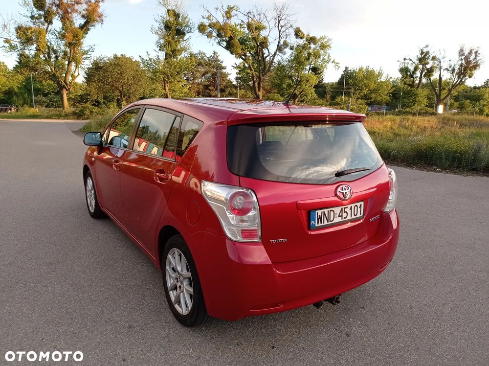 Toyota Verso 2.0 D-4D Premium - 18
