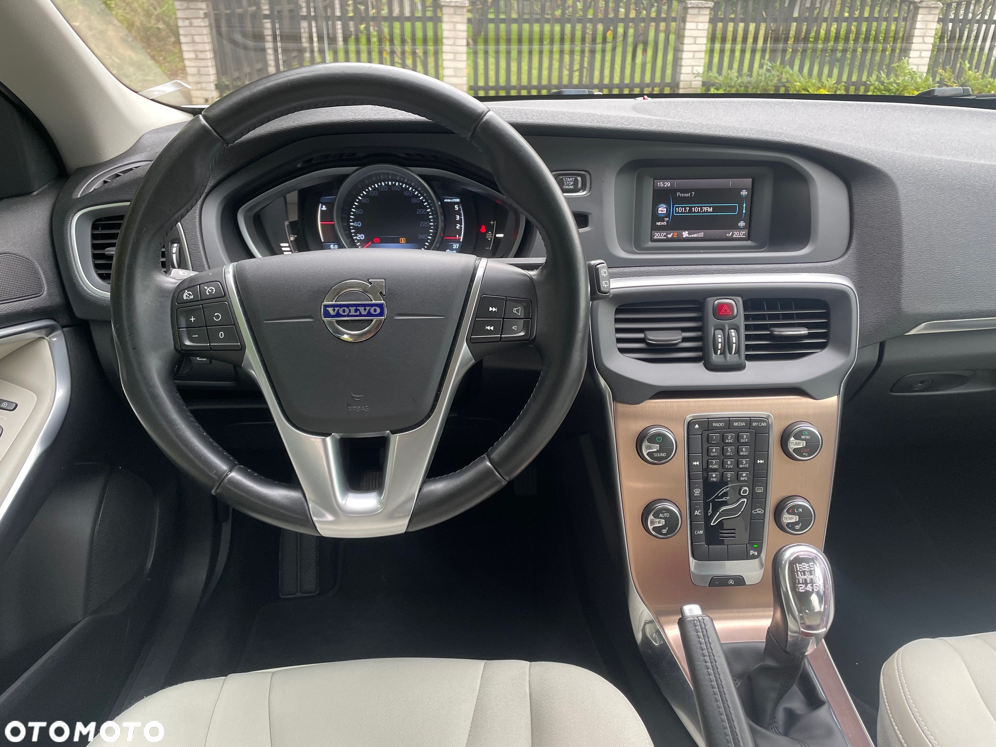 Volvo V40 D3 Momentum - 8