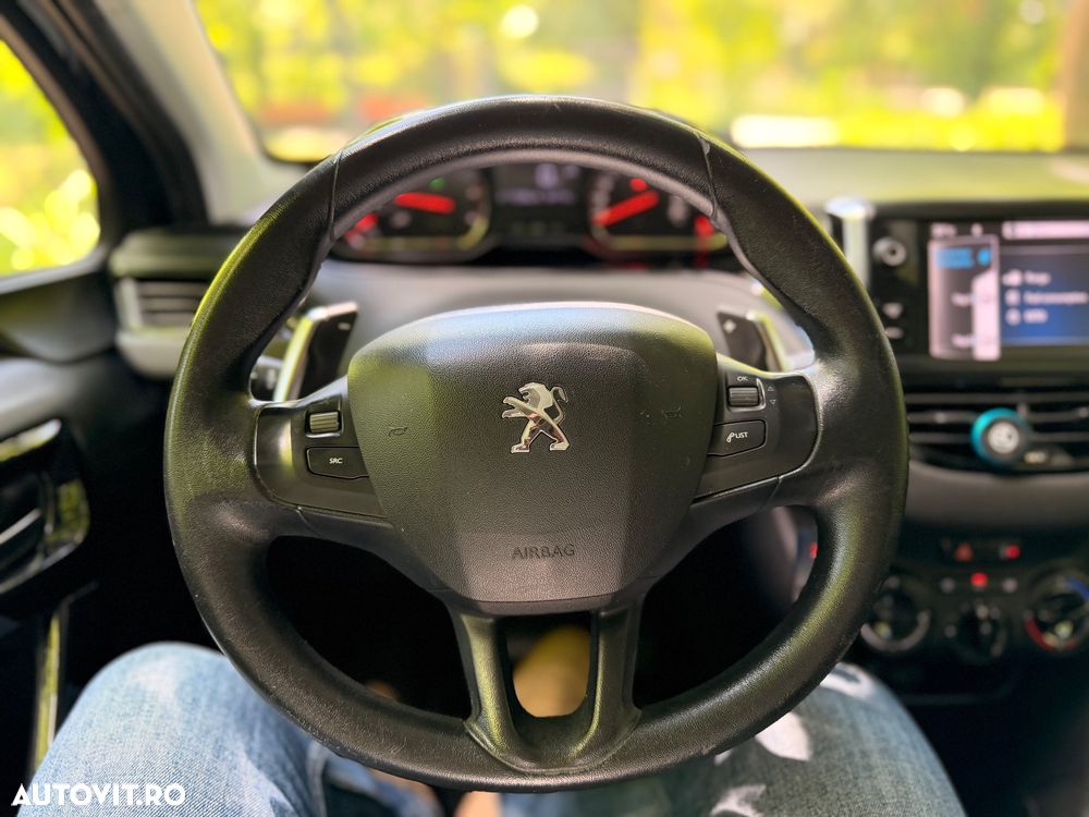 Peugeot 208 - 22
