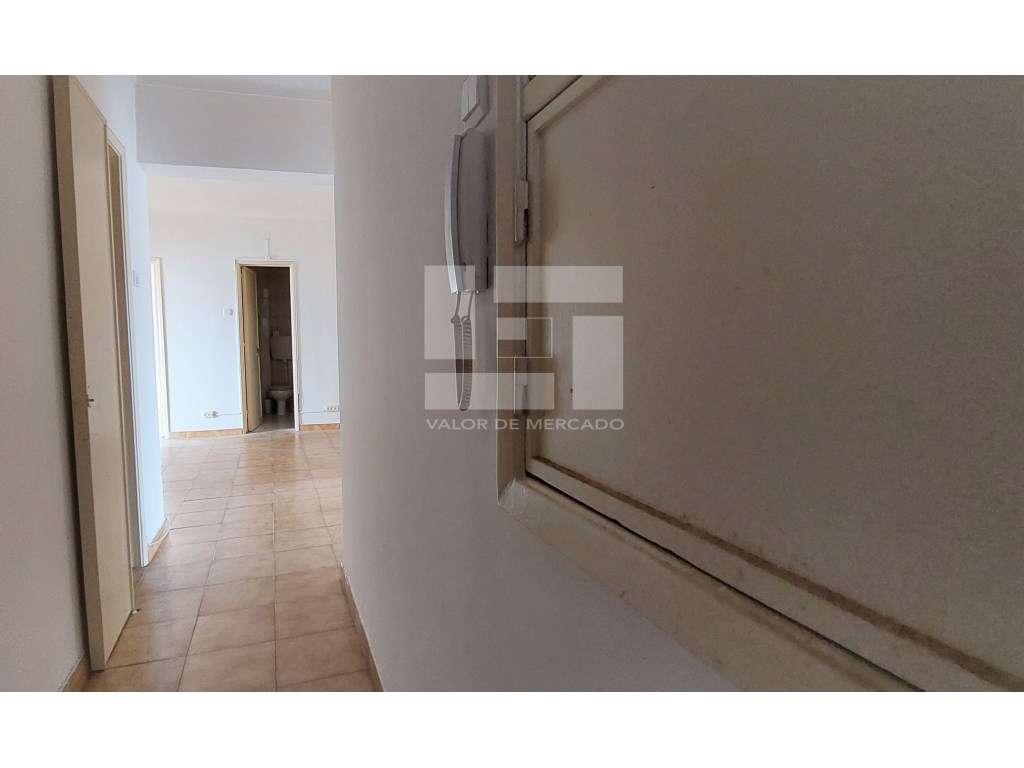 APARTAMENTO T2 - BRANDOA - Grande imagem: 3/21