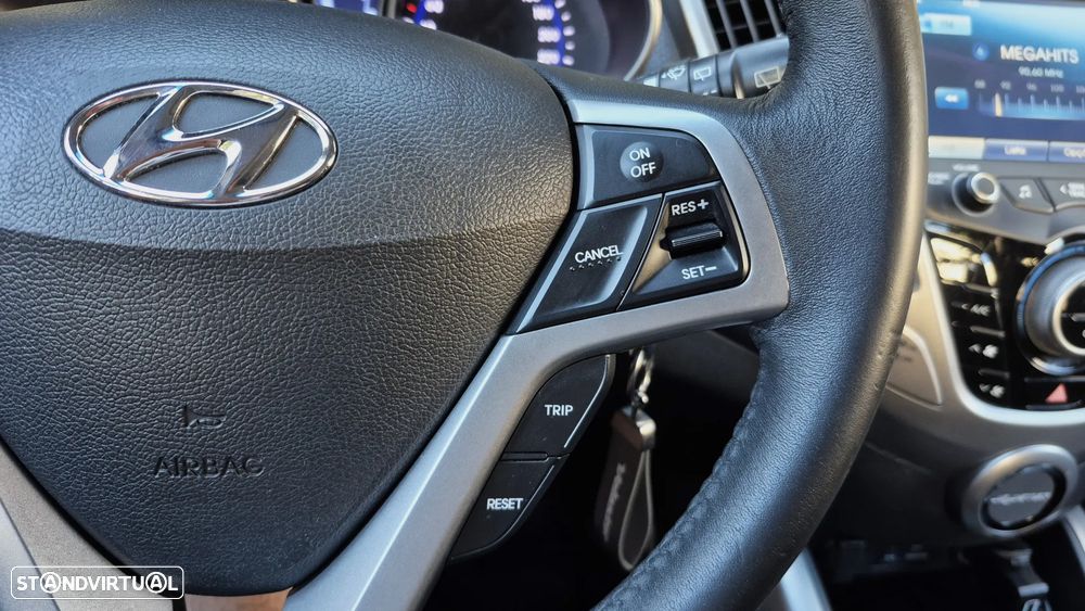 Hyundai Veloster 1.6 GDi Blue Style - 24