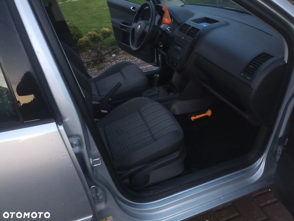Volkswagen Polo - 8