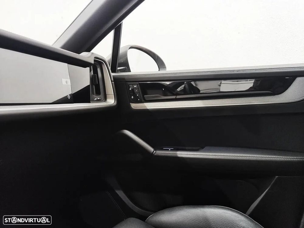 Porsche Cayenne Coupé E-Hybrid - 34