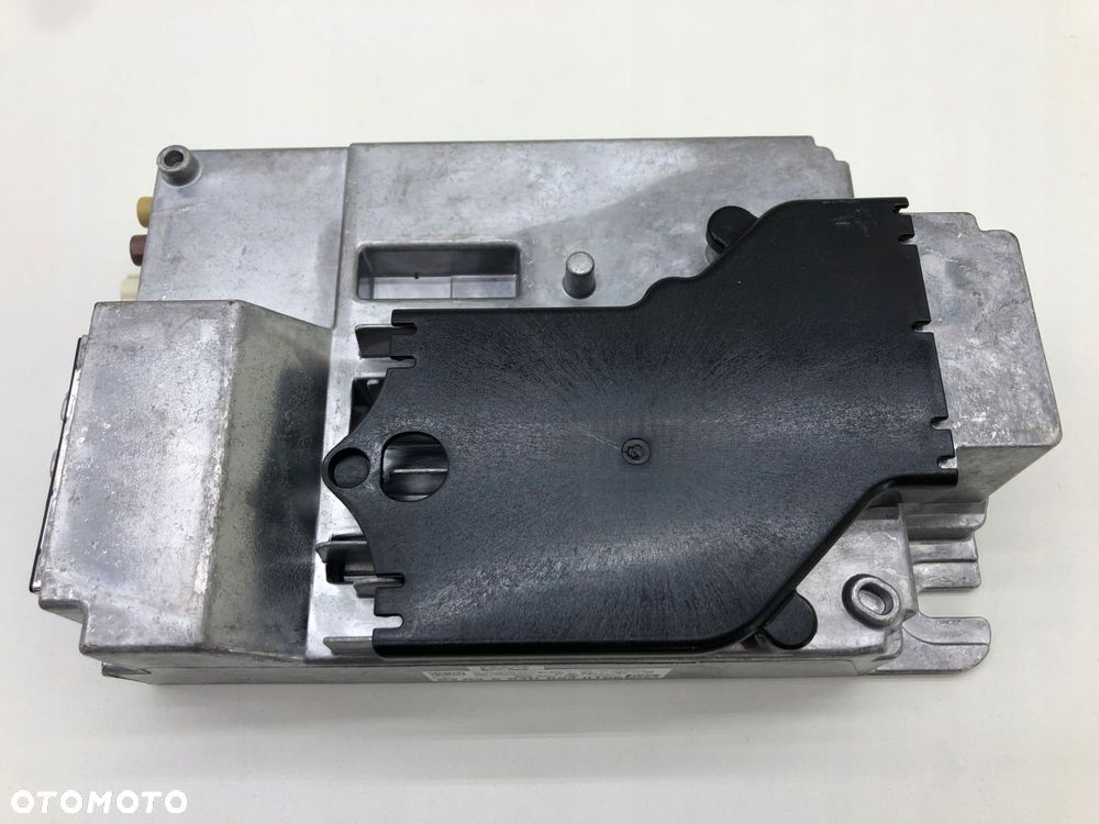 BMW X1 U11 WZMACNIACZ RADIA 5B4DB64 - 1