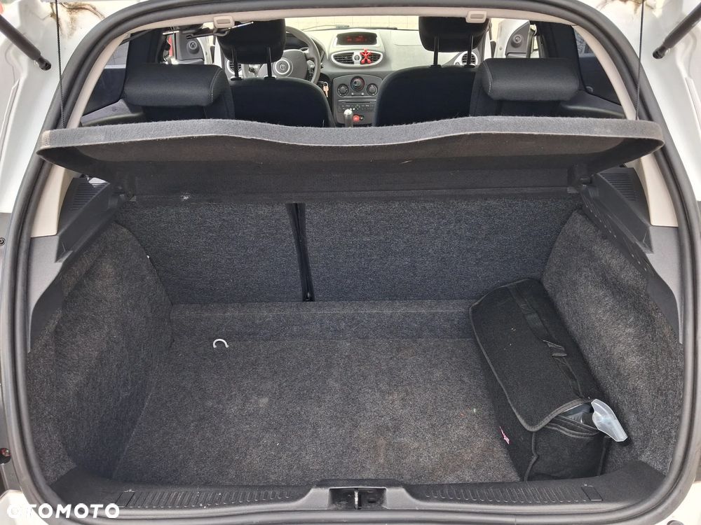 Renault Clio 1.2 16V Exception - 12