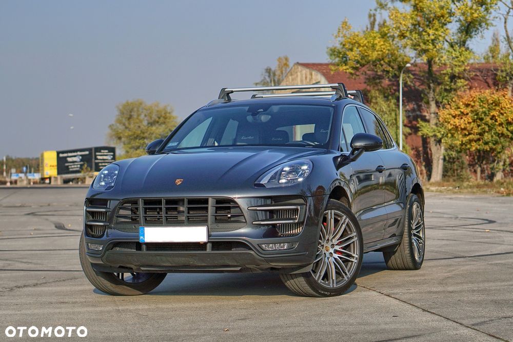 Porsche Macan Turbo - 1