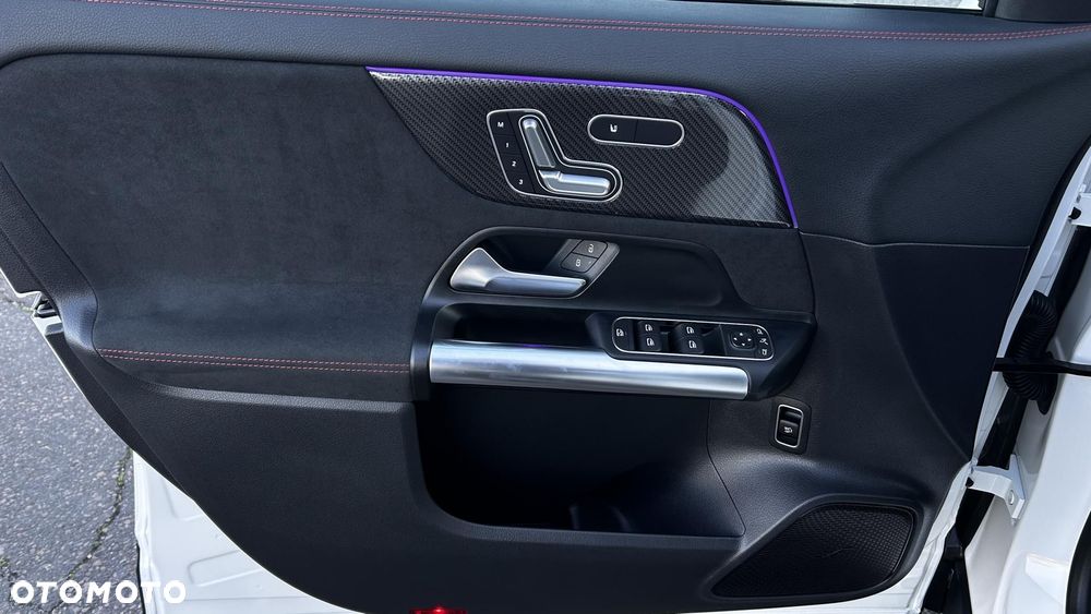 Mercedes-Benz GLA 200 AMG Line - 10