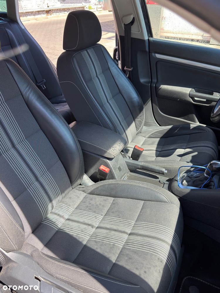 Volkswagen Golf 2.0 TDI DPF BlueMotion Technology DSG MATCH - 9
