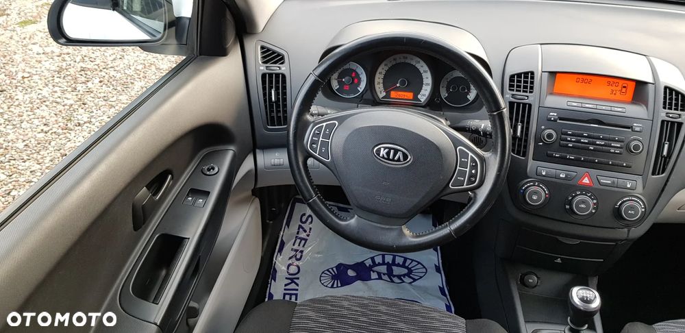 Kia Ceed 1.4 CVVT SW EX - 17