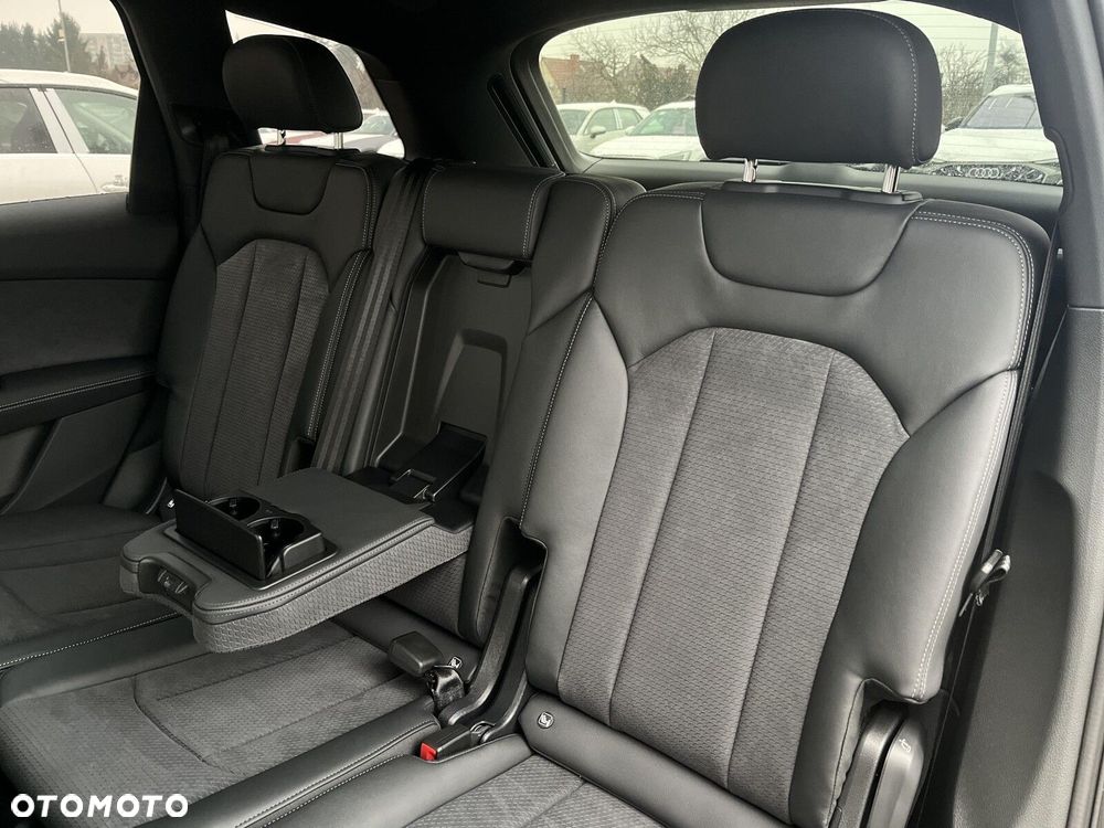 Audi Q7 - 11