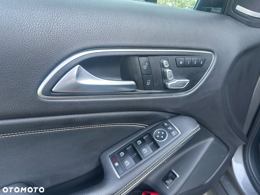Mercedes-Benz GLA 200 7G-DCT Style - 13