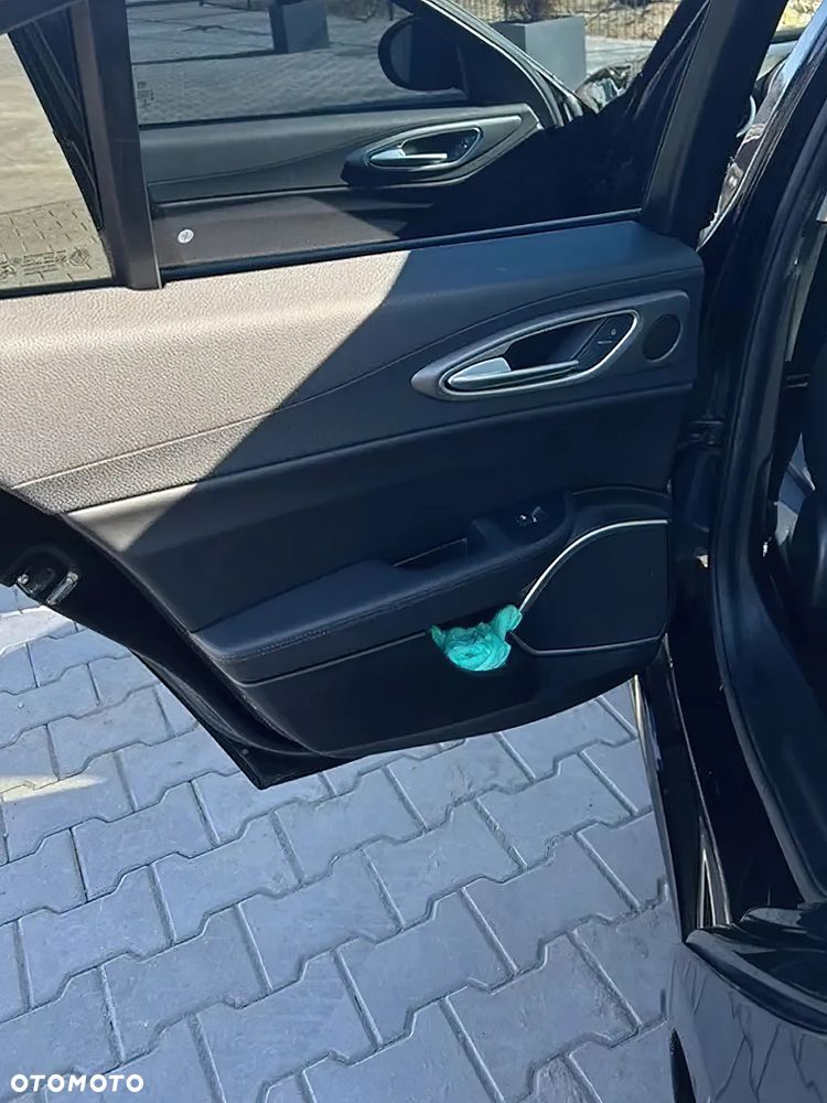 Alfa Romeo Giulia - 7