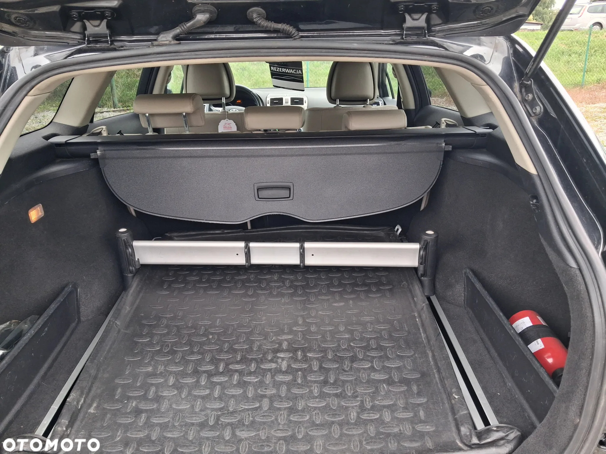 Toyota Avensis 2.0 Business Edition - 17